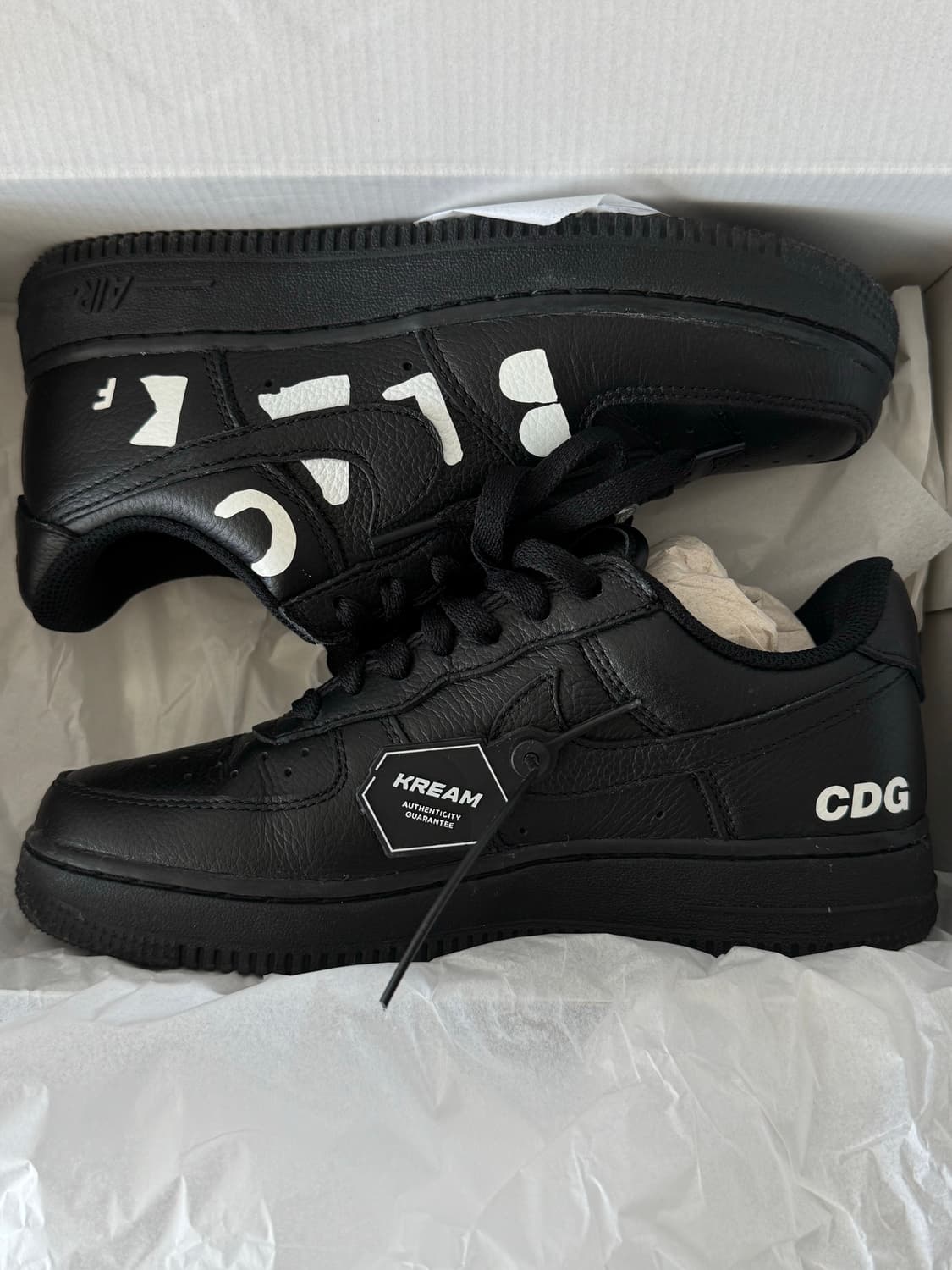 꼼데가르송 블랙 X 나이키 에어포스 1 로우 레트로 (us5.5 240) 상품이미지1