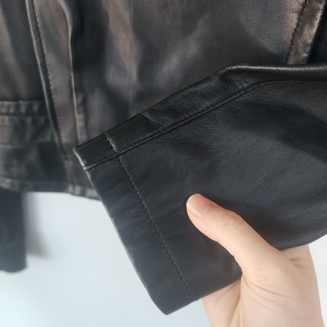 명품 가죽 크롭 블랙 자켓 상품이미지3