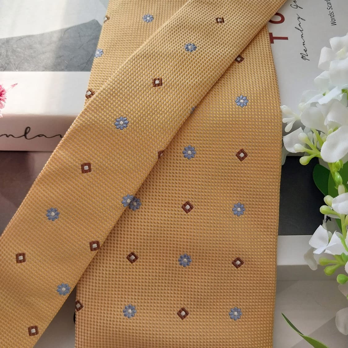 샤를 주르당 실크 베이지 미니 패턴 넥타이 9.8cm A등급 K1594
 상품이미지3