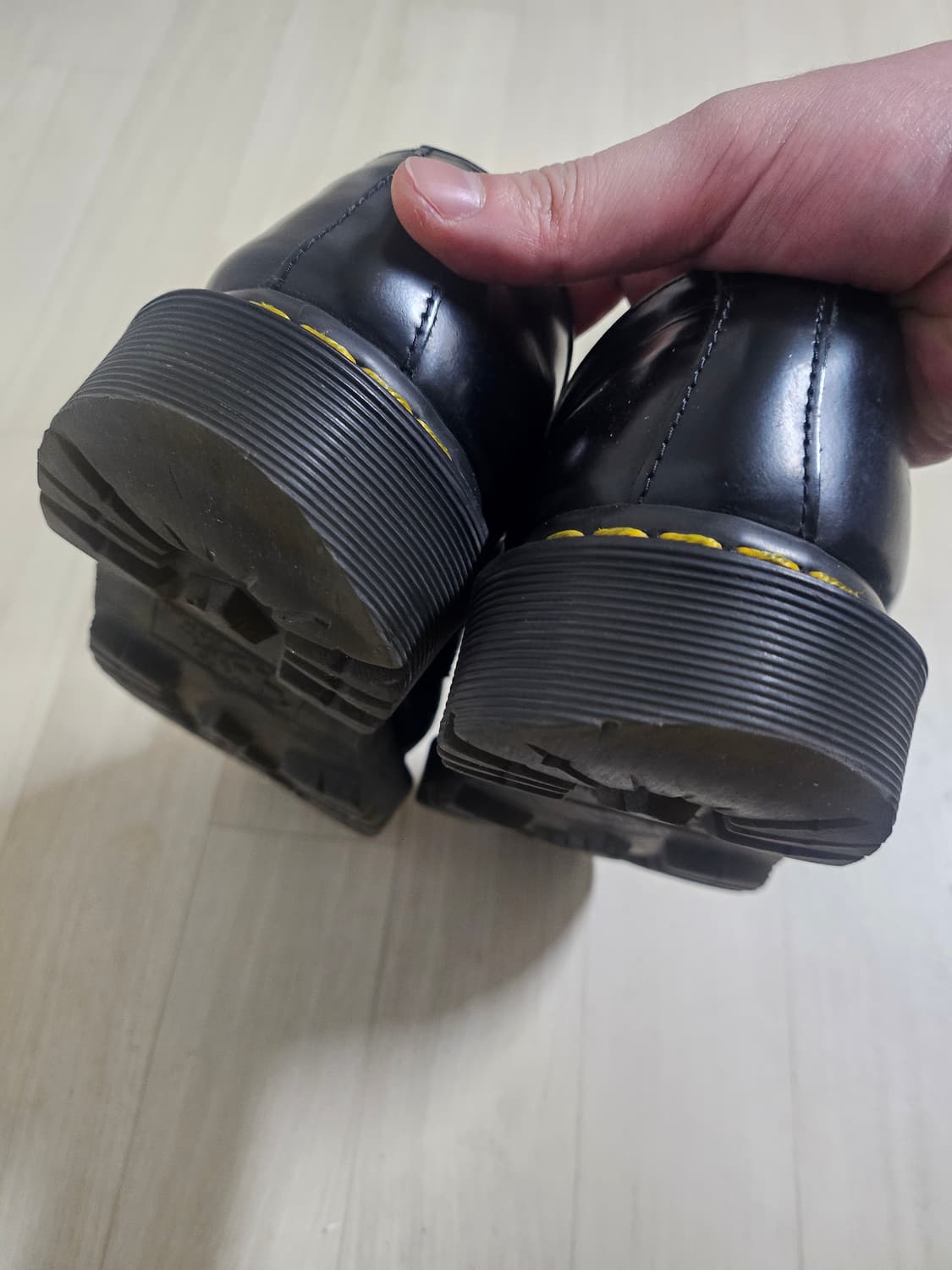 닥터마틴 1461 유광 블랙 265-270사이즈 상품이미지3