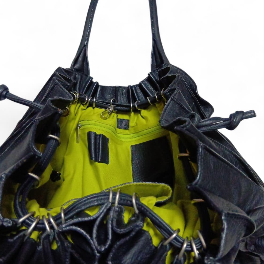 루포 바르셀로나 레더 프릴 보스톤 토트백 꼼데 스타일 상품이미지6