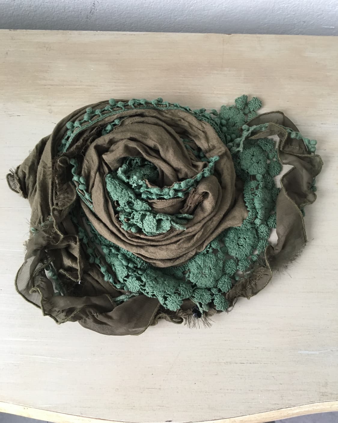  pom pom crochet trimming scarf 상품이미지1