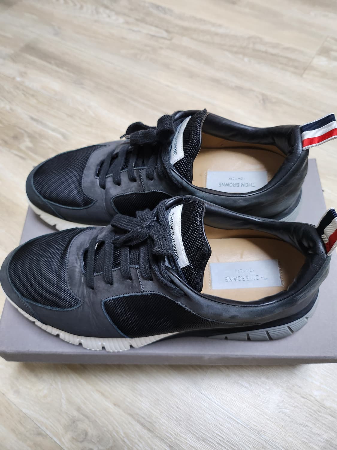 톰브라운 스니커즈 EU43 사이즈 상품이미지2