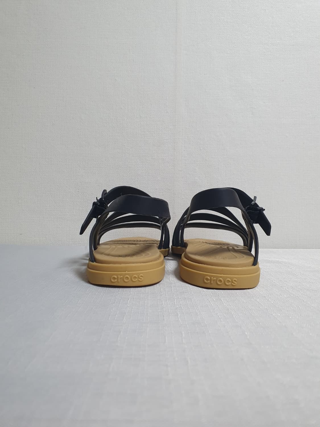 무료배송 230mm 크록스 샌들 툴룸 블랙 베이지 스트랩샌들 상품이미지6
