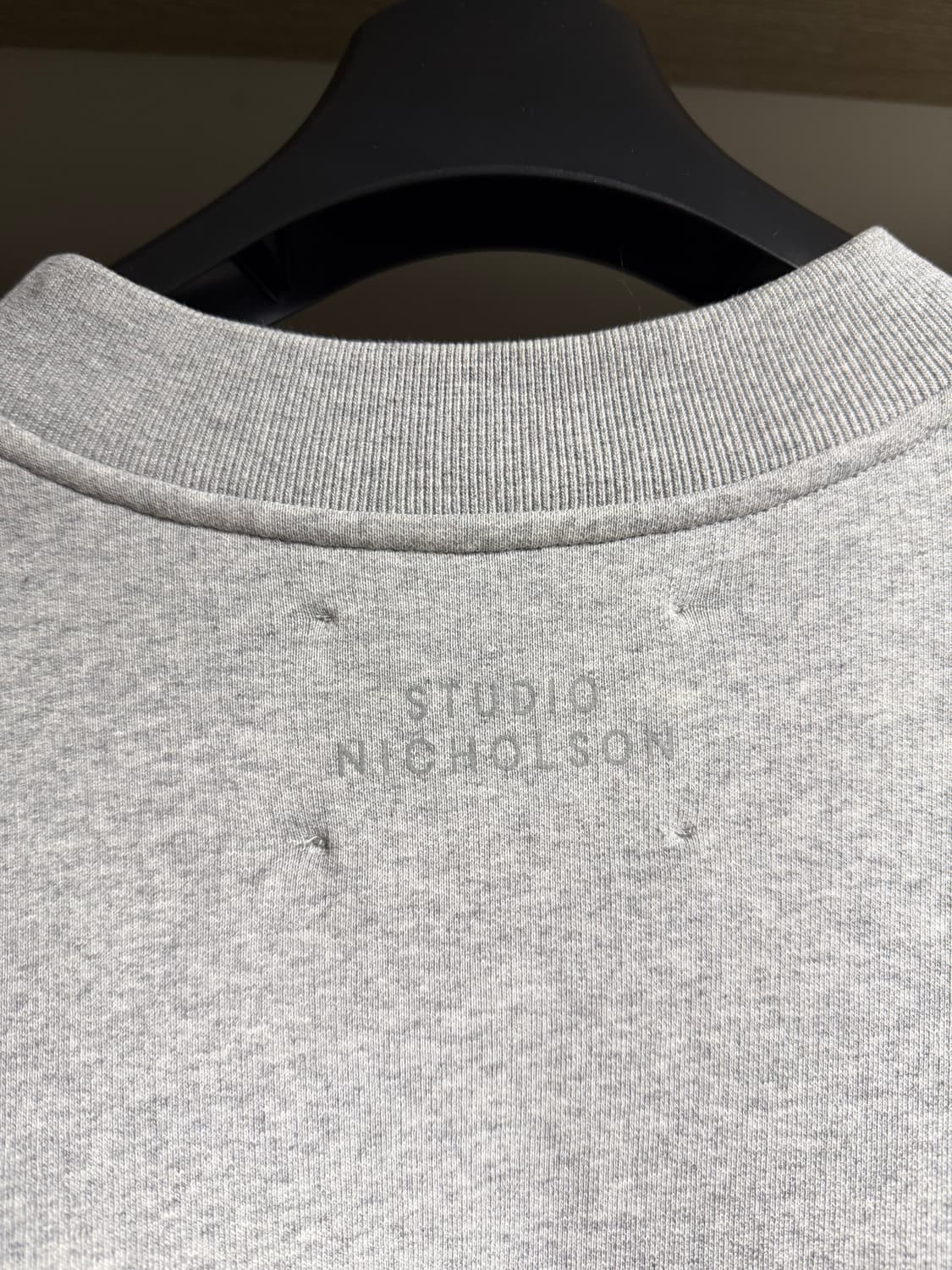 스튜디오 니콜슨 백로고 스웻셔츠 상품이미지2