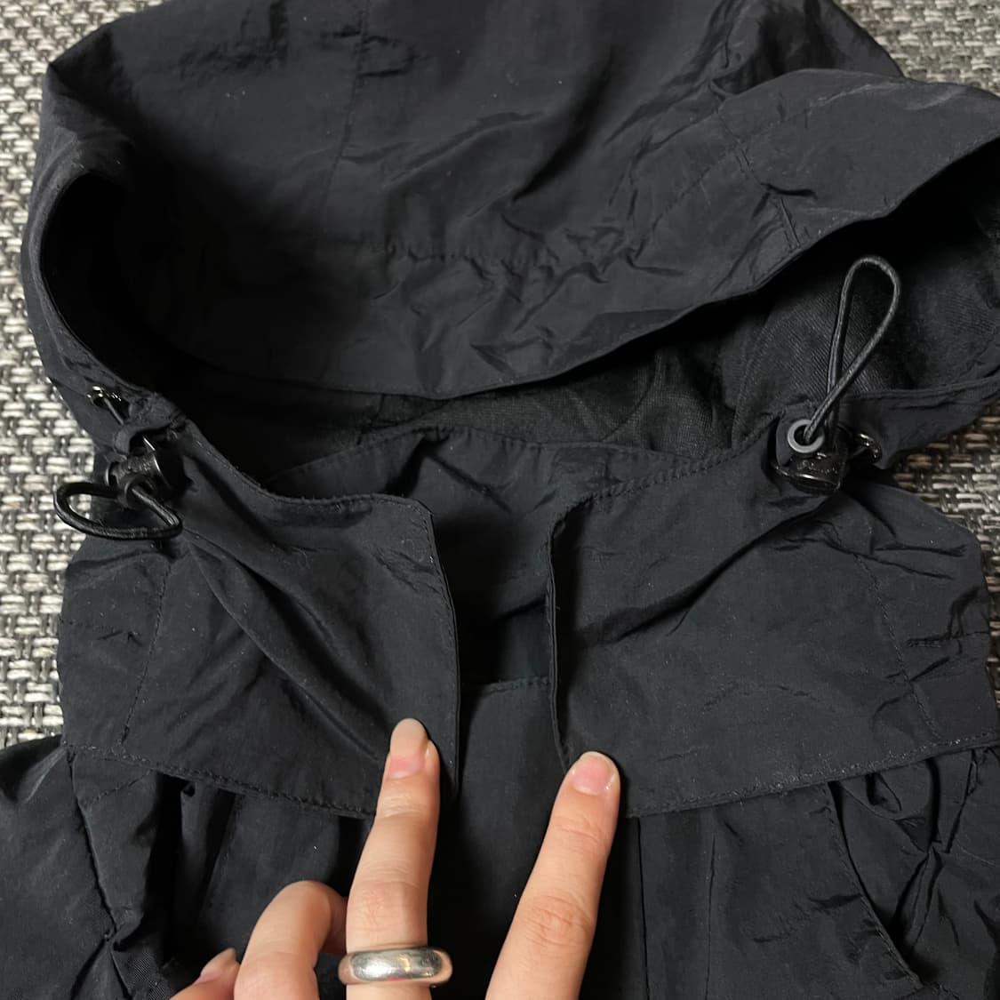 아식스 블랙 나일론 바람막이 자켓 95 상품이미지4