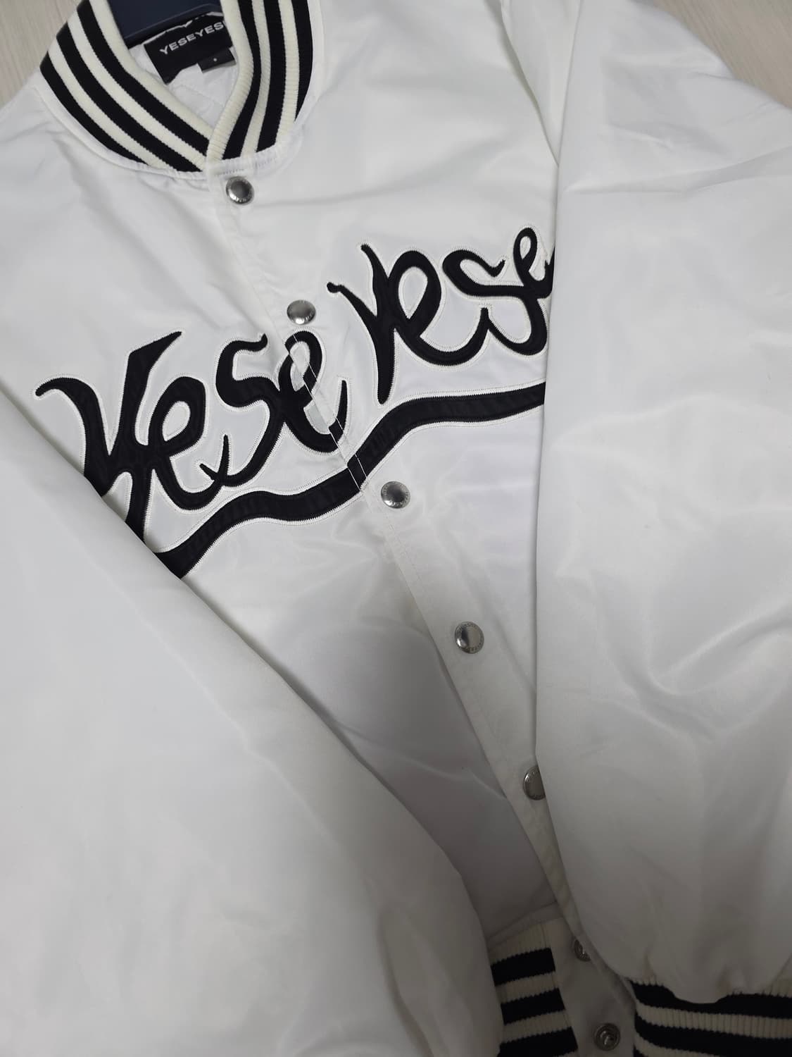 예스아이씨 스타디움 자켓 바시티 화이트 상품이미지2