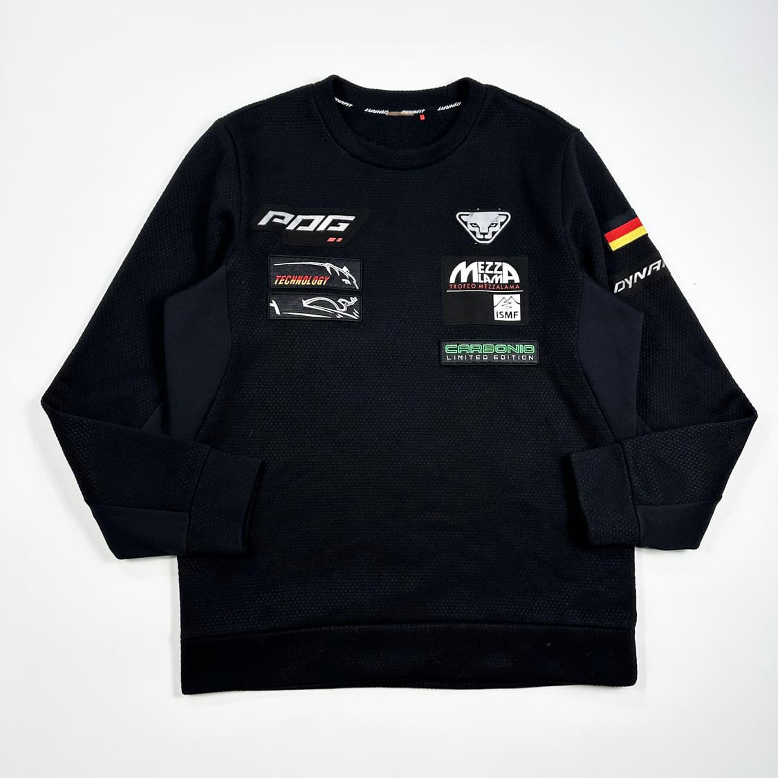 다이나핏 레이싱 패치 블랙 와플 맨투맨 (L) 상품이미지2