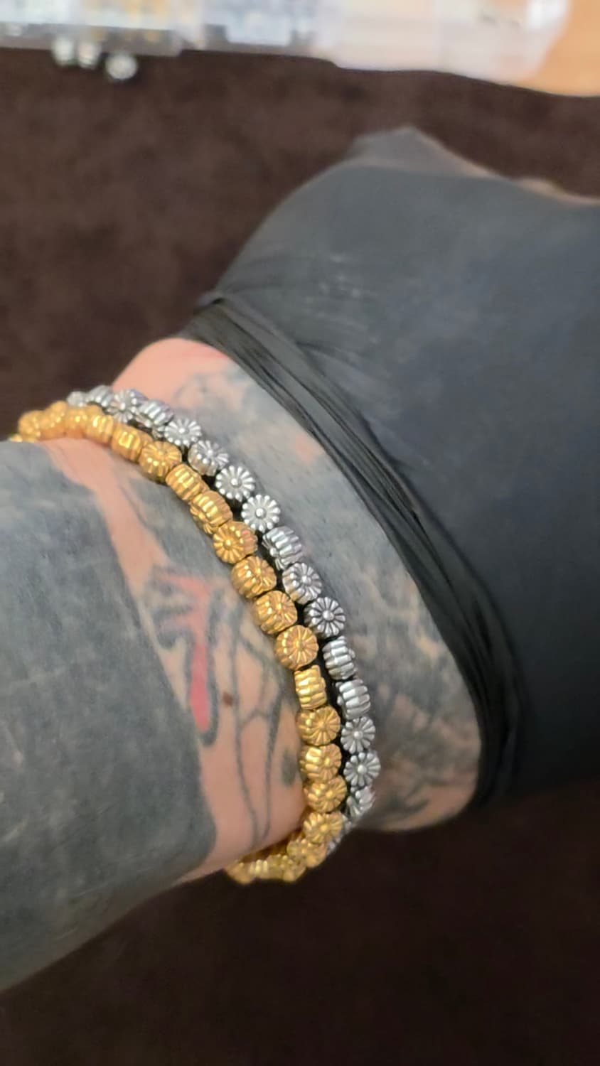 써지컬 데이지 Flower 🌼 Bracelet — 2 Styles 상품이미지2