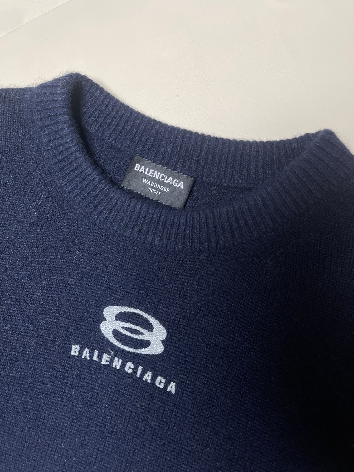 발렌시아가 유니티 캐시미어 니트 상품이미지4