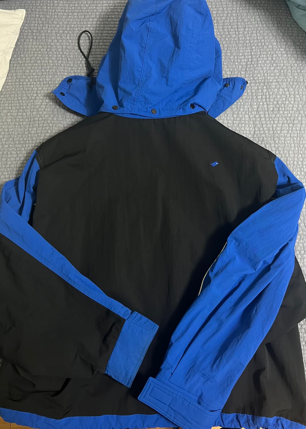 아더에러 그램퍼 점퍼 블루 바람막이 상품이미지3