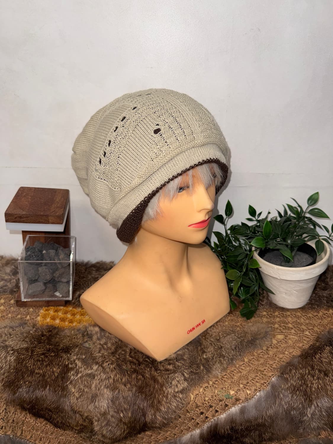 Ivory grunge cross reversible loose 비니 상품이미지3