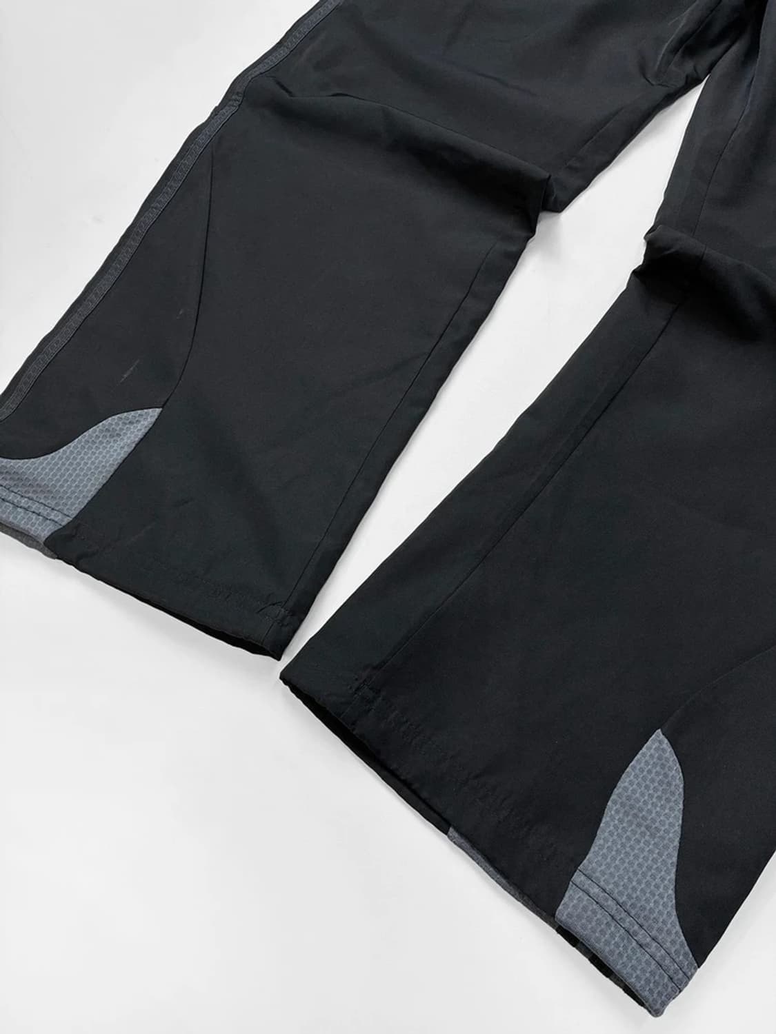 아디다스 퍼포먼스 윈드 와이드 팬츠 PN5636 상품이미지7