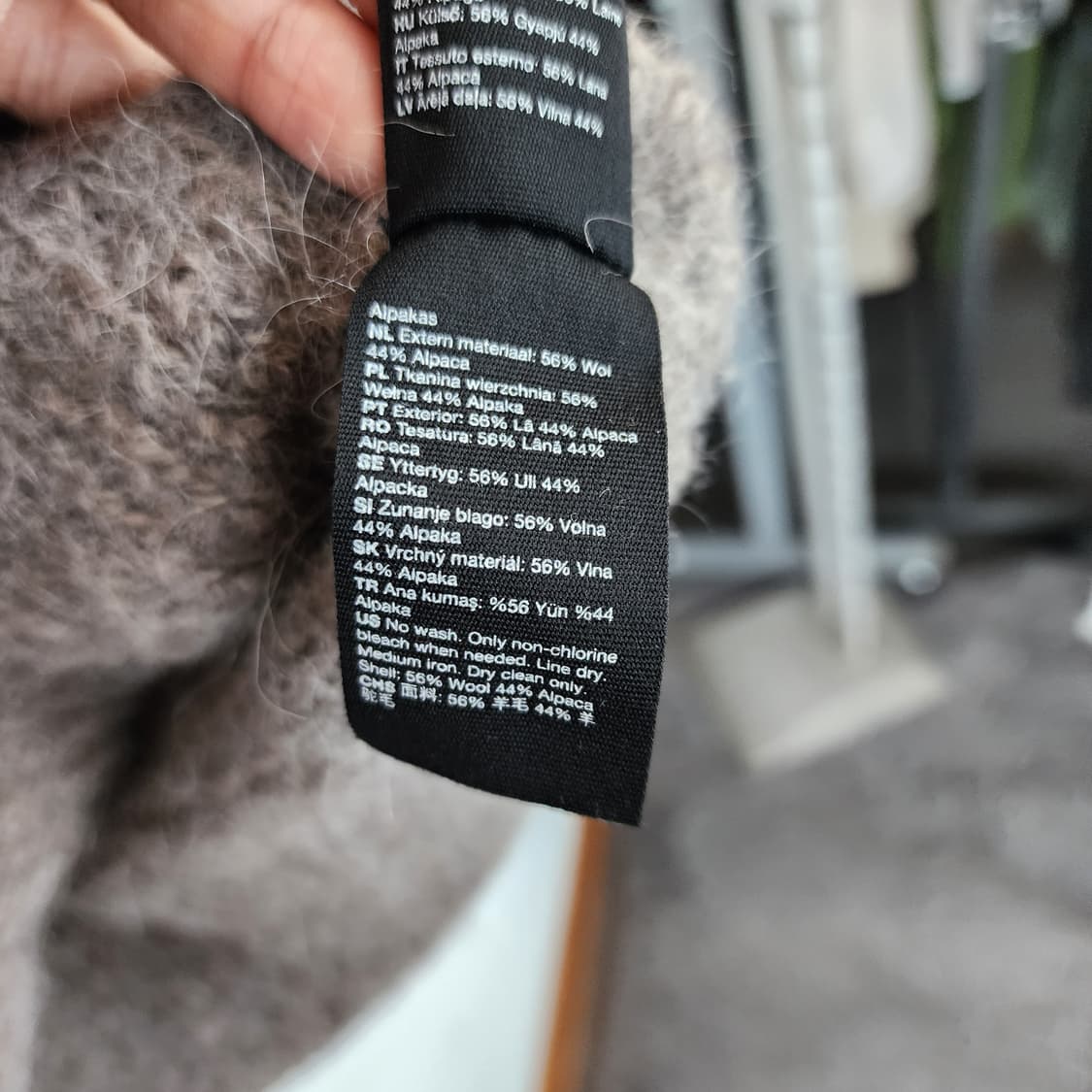 앤아더스토리즈 브이넥 니트 조끼 상품이미지5