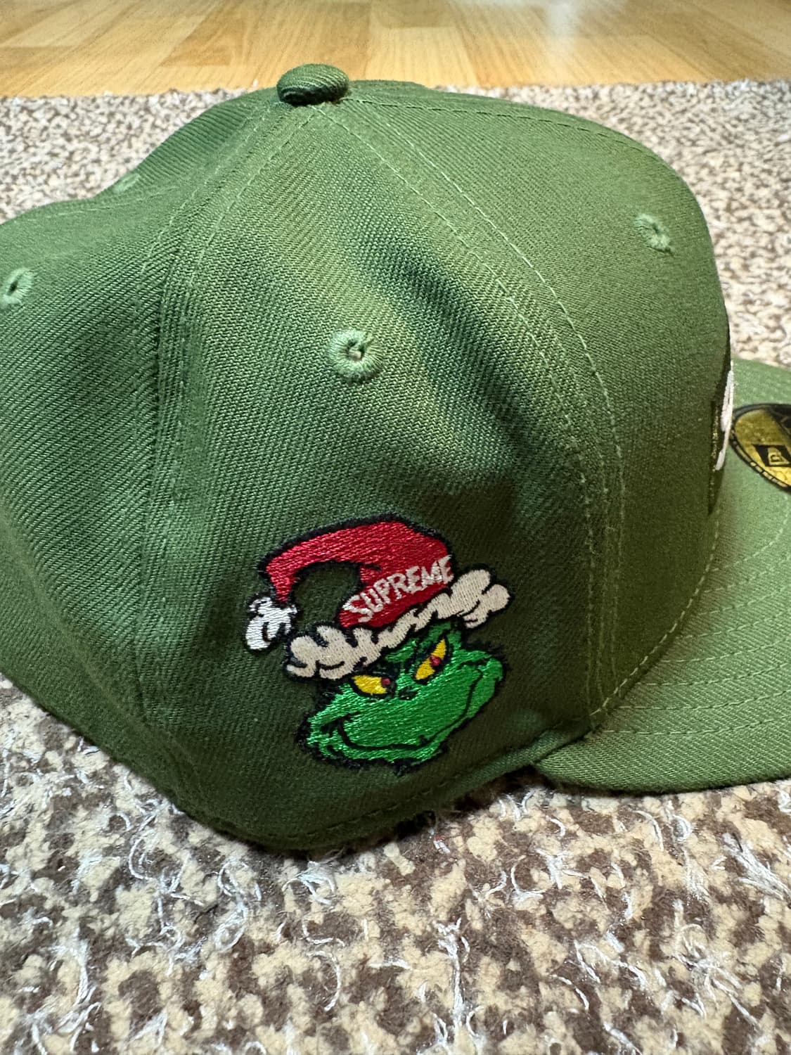 슈프림 뉴에라 59FIFTY 그린치 올리브 상품이미지3