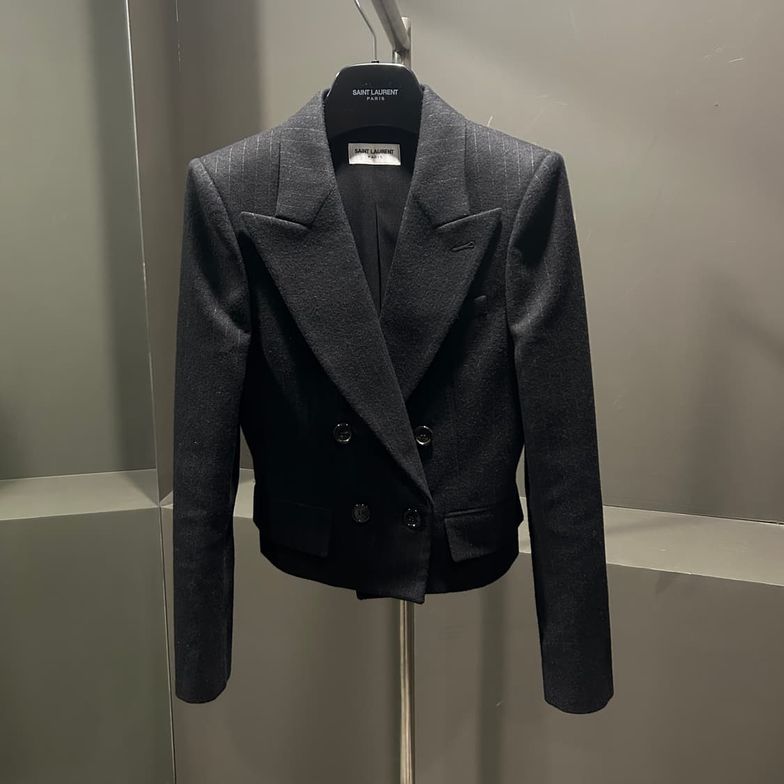 생로랑 스트라이프 울 느와르 끄레 크롭 자켓 상품이미지1