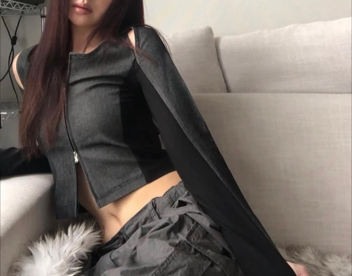 yuse 유즈 컷아웃 데님 투웨이 집업 티셔츠 상품이미지3