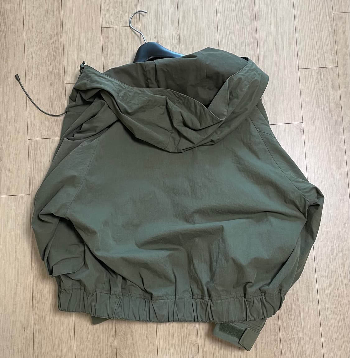 스튜디오 톰보이 Studio Tomboy 카키색 포켓 디테일 봄버 자켓 상품이미지4