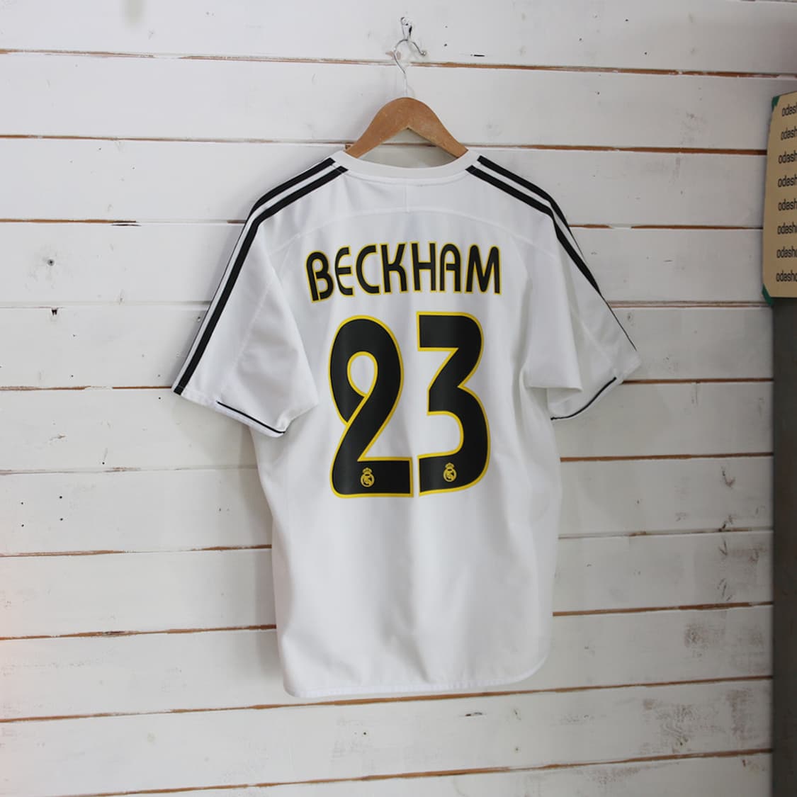 (착용컷) 아디다스 03~04 레알 마드리드 베컴 유니폼 상의 (M) 상품이미지2