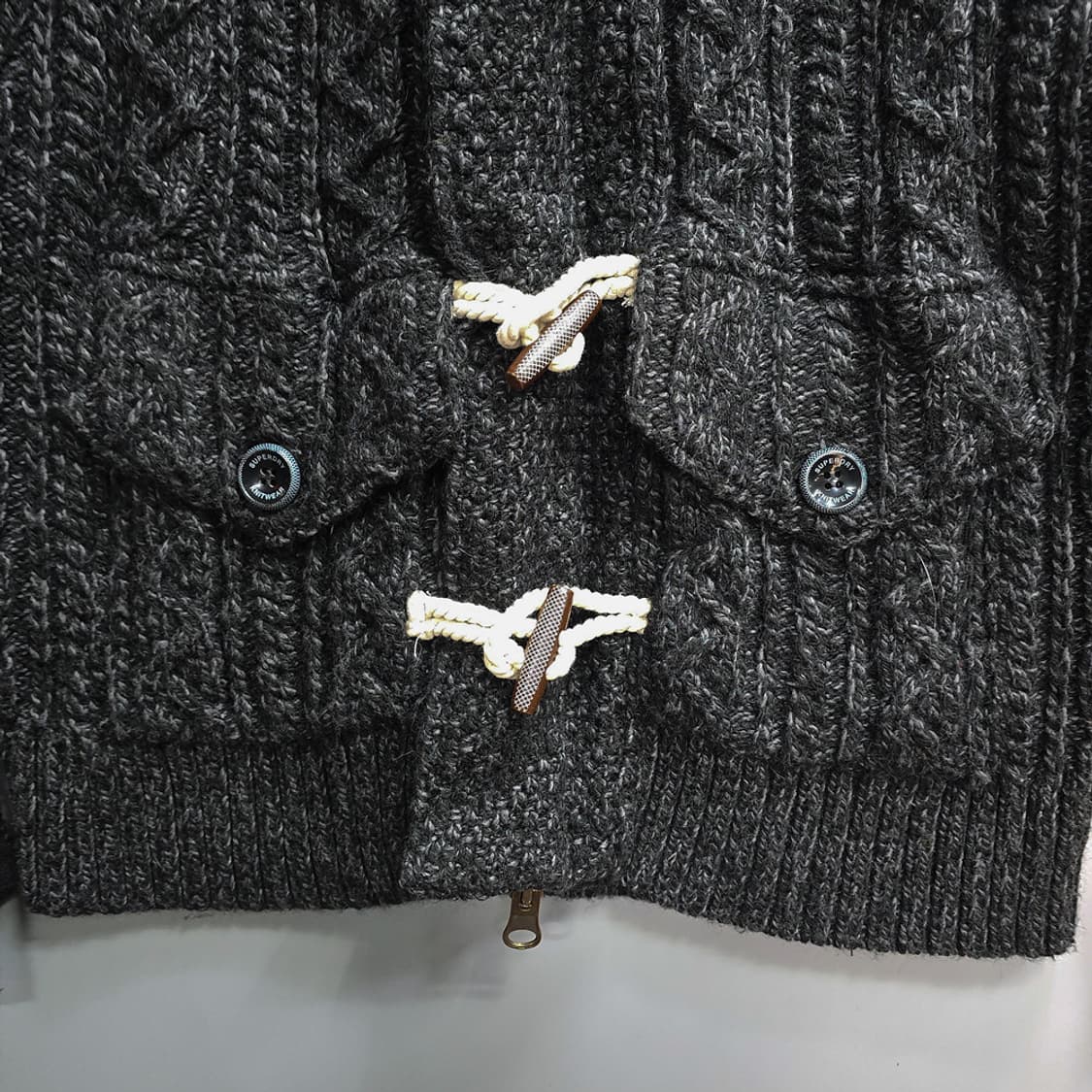 슈퍼드라이(Superdry) 블랙호크 니트 더플 자켓 M 상품이미지3