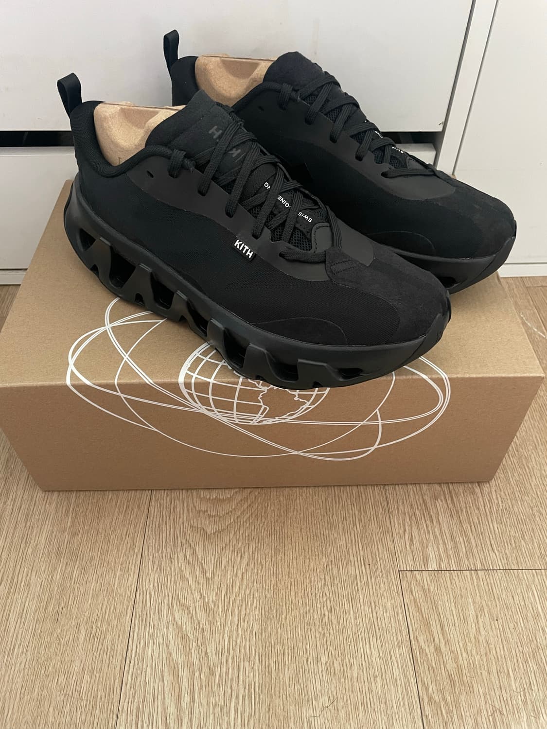 KITH x On Running K-Tech 1 Balck 상품이미지3