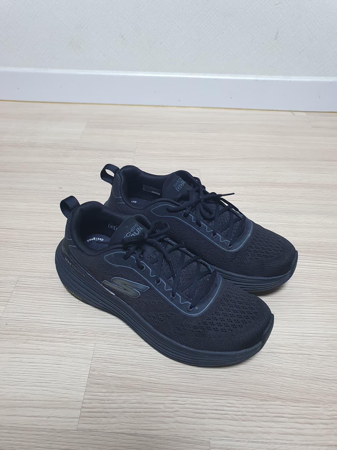 스케쳐스 맥스쿠셔닝 운동화 275 상품이미지3