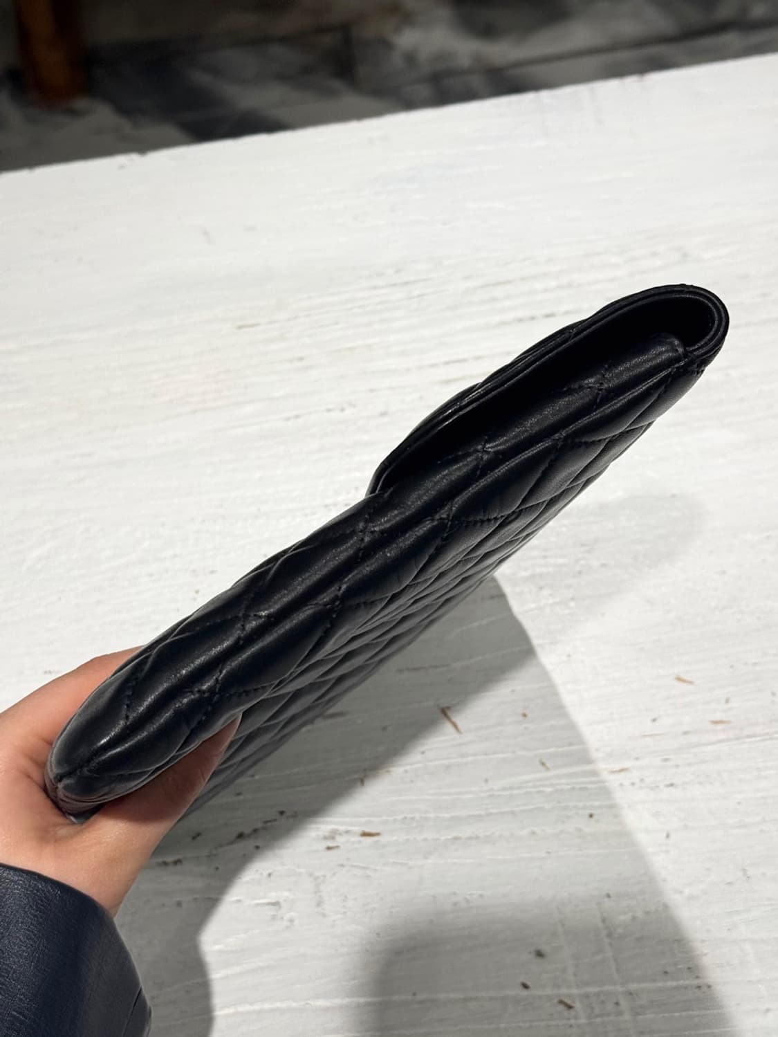 샤넬 블랙 클래식 퀼팅 플랩 클러치 상품이미지7