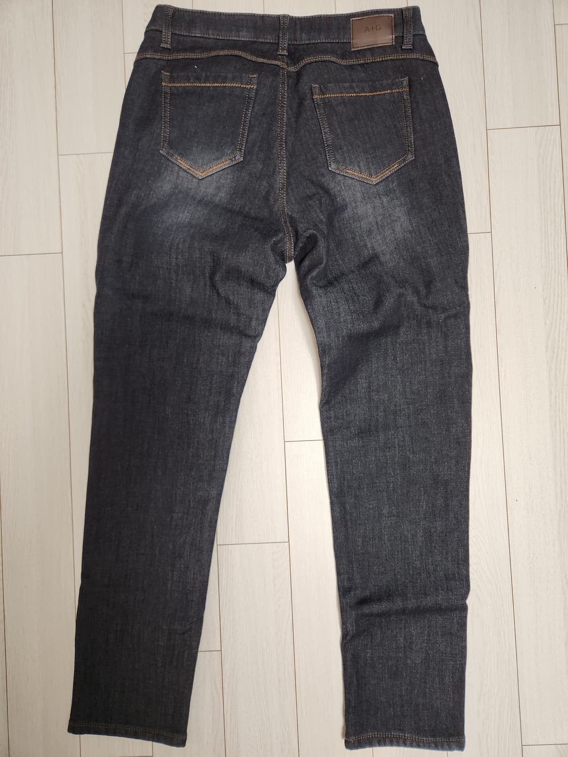 A+G 기모 데님 청바지 사이즈29

허리 약37~38cm
총장 약94~ 상품이미지2