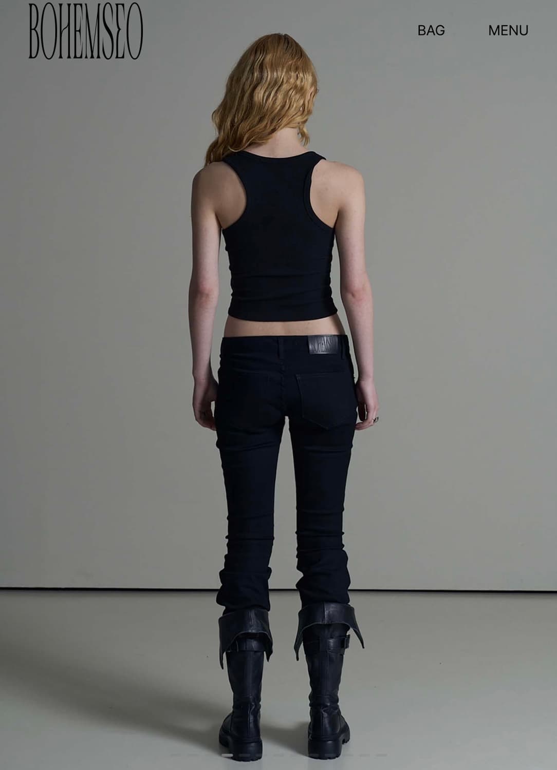 보헤미안서울 베이직 슬리브리스 크롭탑 블랙 상품이미지3