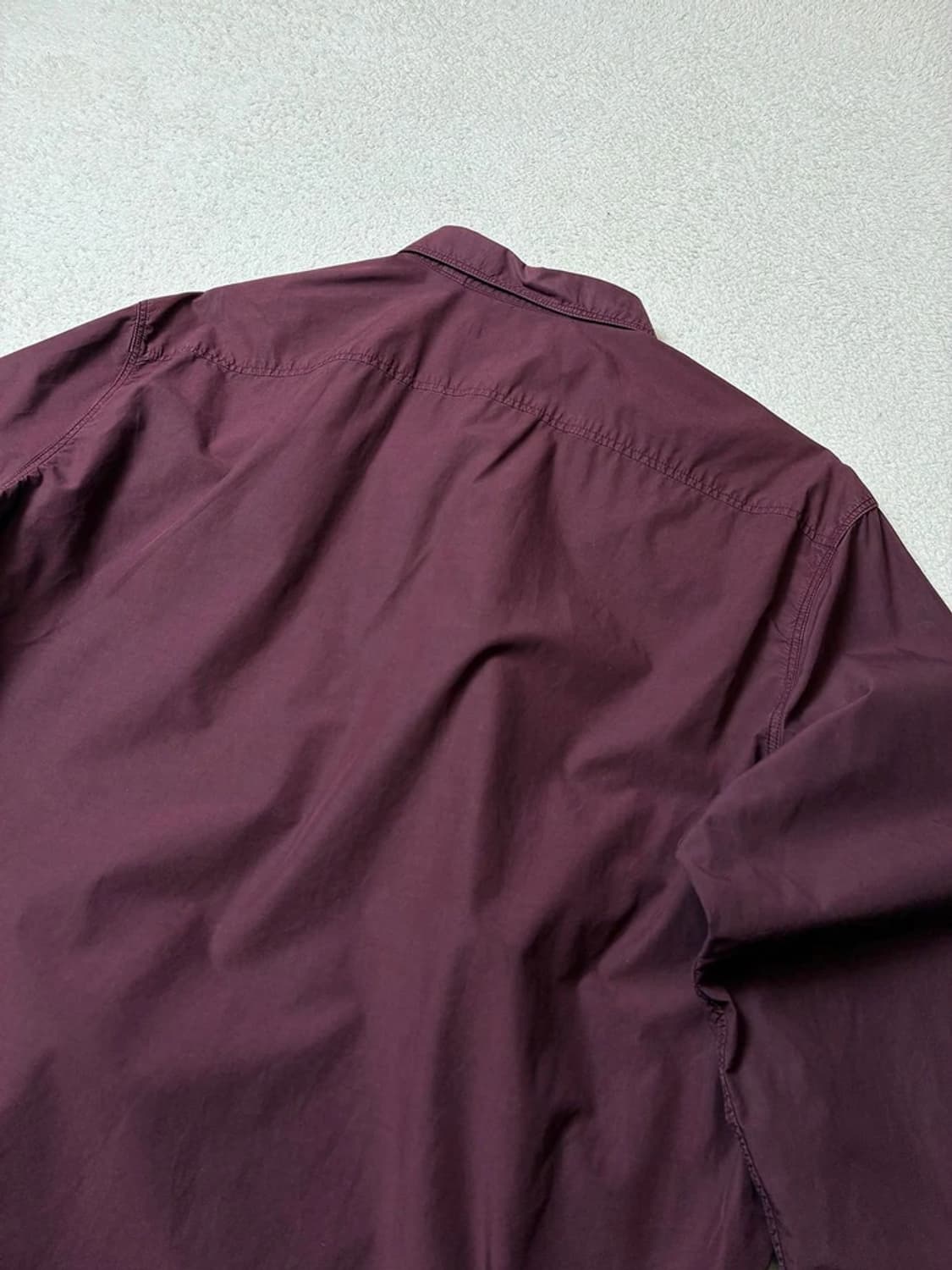 버버리 브릿 버건디 솔리드 셔츠 PN7887 상품이미지6