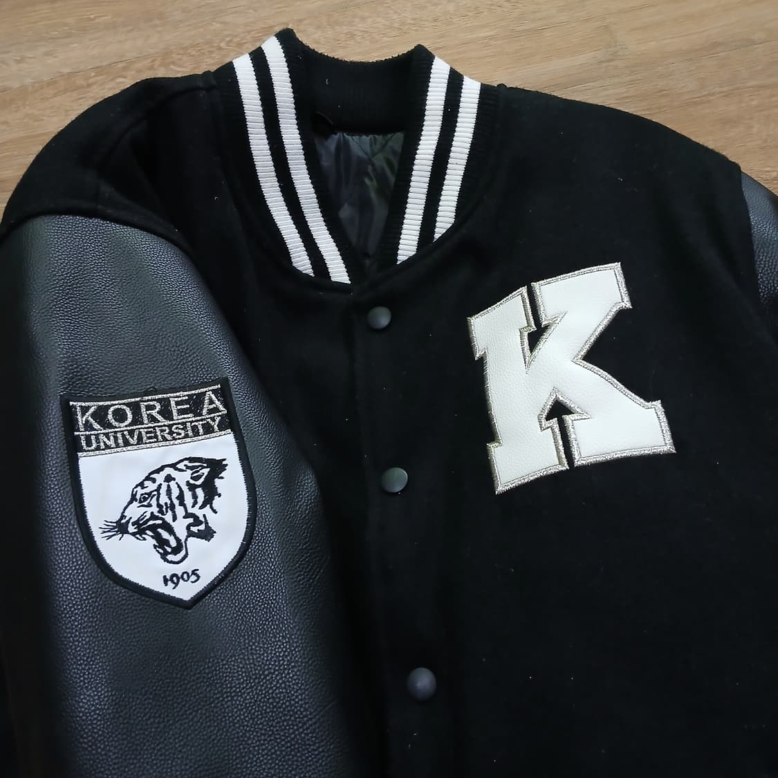 고려대학교 과잠 흑잠 바시티 점퍼 패딩 야구잠바 굿즈 상품이미지2