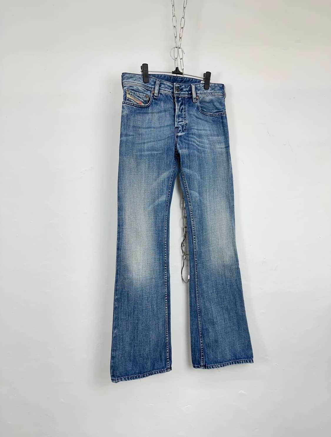 Diesel Distressed Indigo Bootcut Denim 상품이미지5
