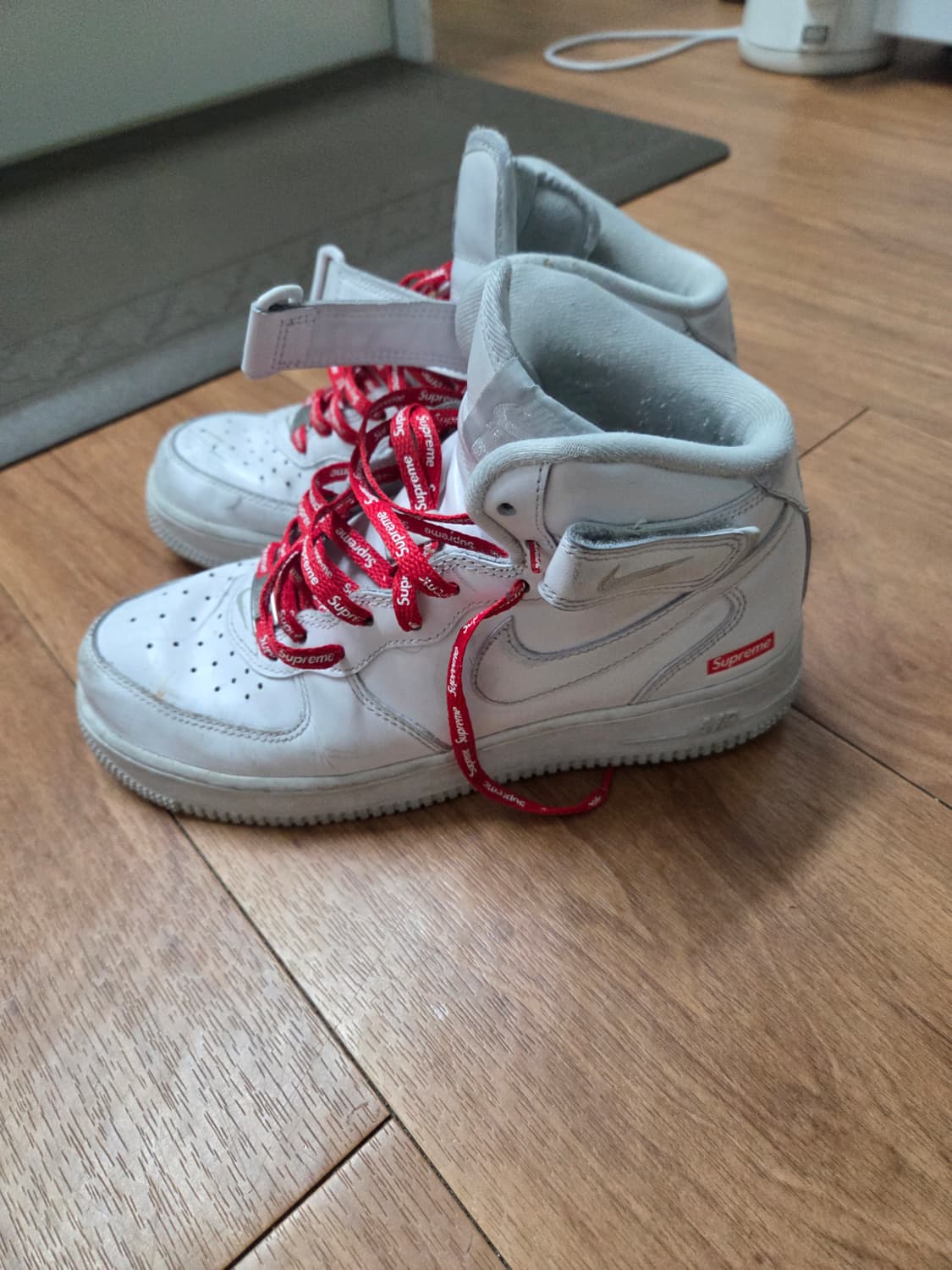 슈프림 에어포스 미드 상품이미지2