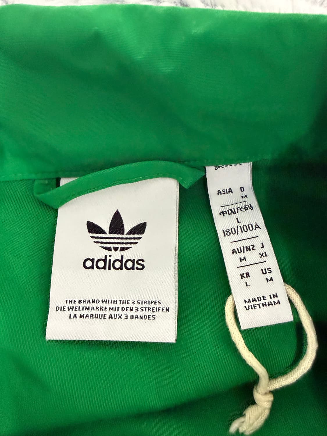 아디다스 초록 우븐 트랙탑 상품이미지2