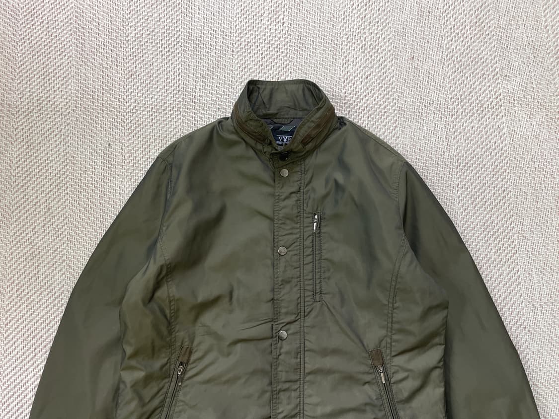 플레이보이 컬렉션 미니멀 스탠드넥 집업 자켓 상품이미지3