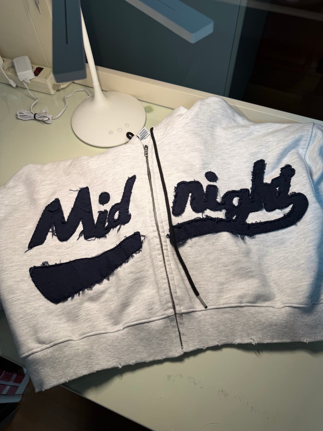 미드나잇무브 데미지 후드집업 자켓 그레이(F) 상품이미지2