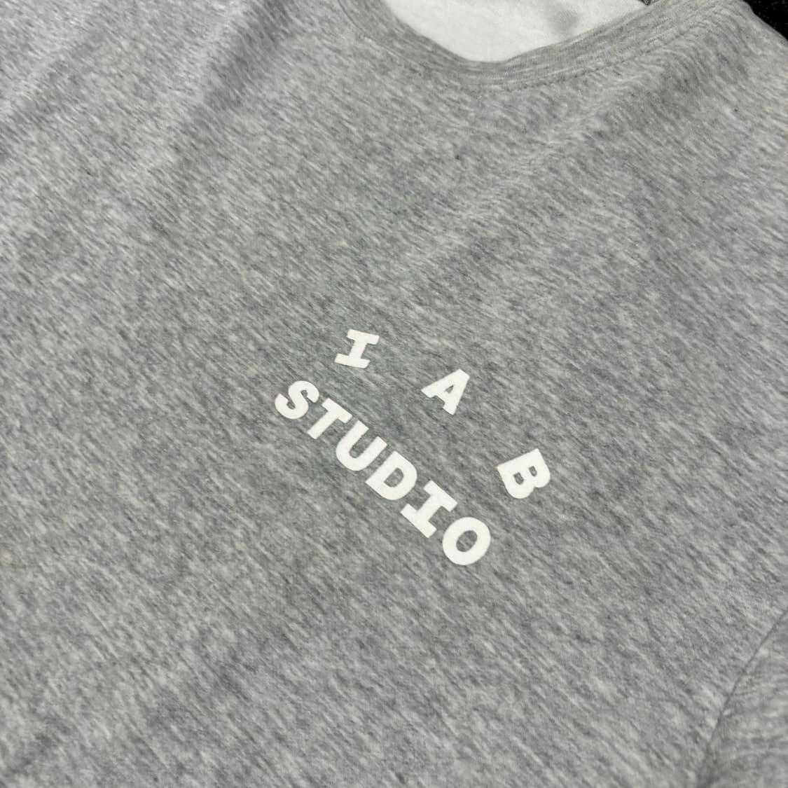 (100)IAB STUDIO 로고 반팔 티셔츠 그레이 상품이미지2