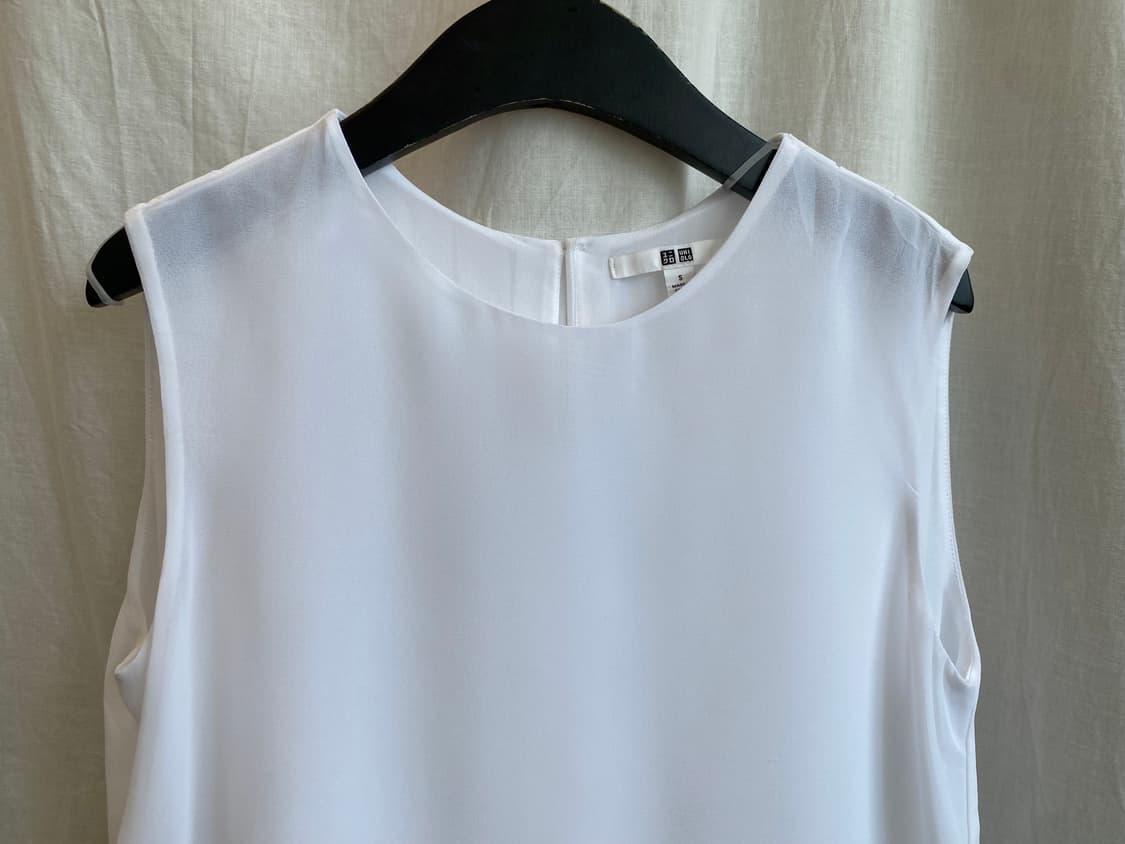 UNIQLO 화이트 백플리츠 민소매블라우스(S) 상품이미지4