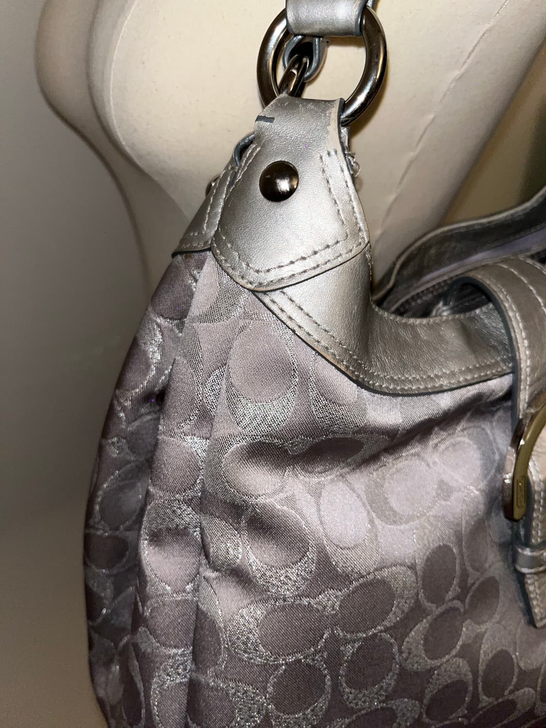 Coach Silver Hobo Bag 상품이미지6