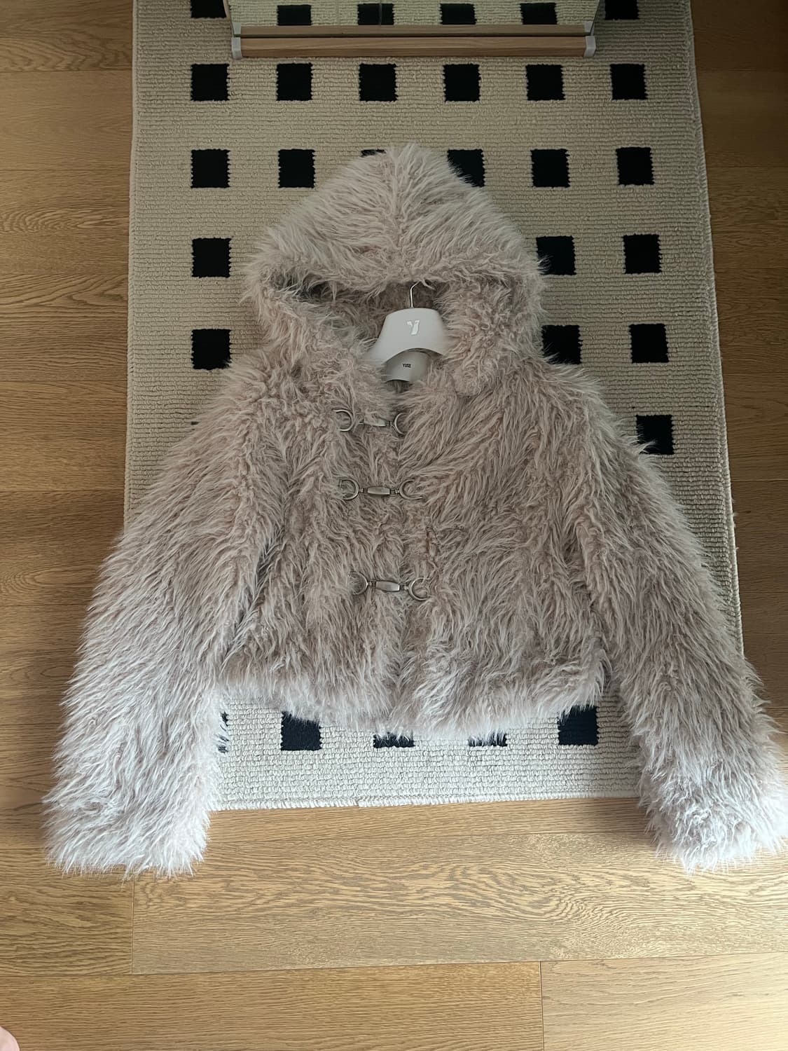 유즈 투웨이 퍼 자켓 아이보리 (옷 커버도 있음)  상품이미지6