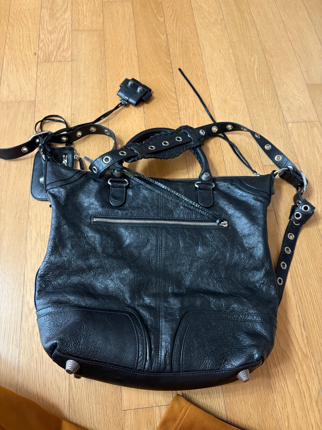 발렌시아가 르카골 미디엄 토드백 남겅 크로스백 상품이미지2