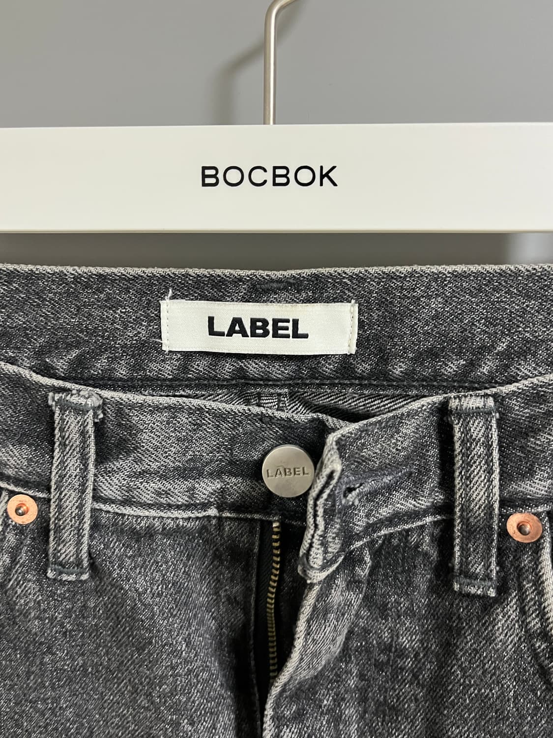 라벨 아카이브 블랙 워싱 데님 팬츠 상품이미지2