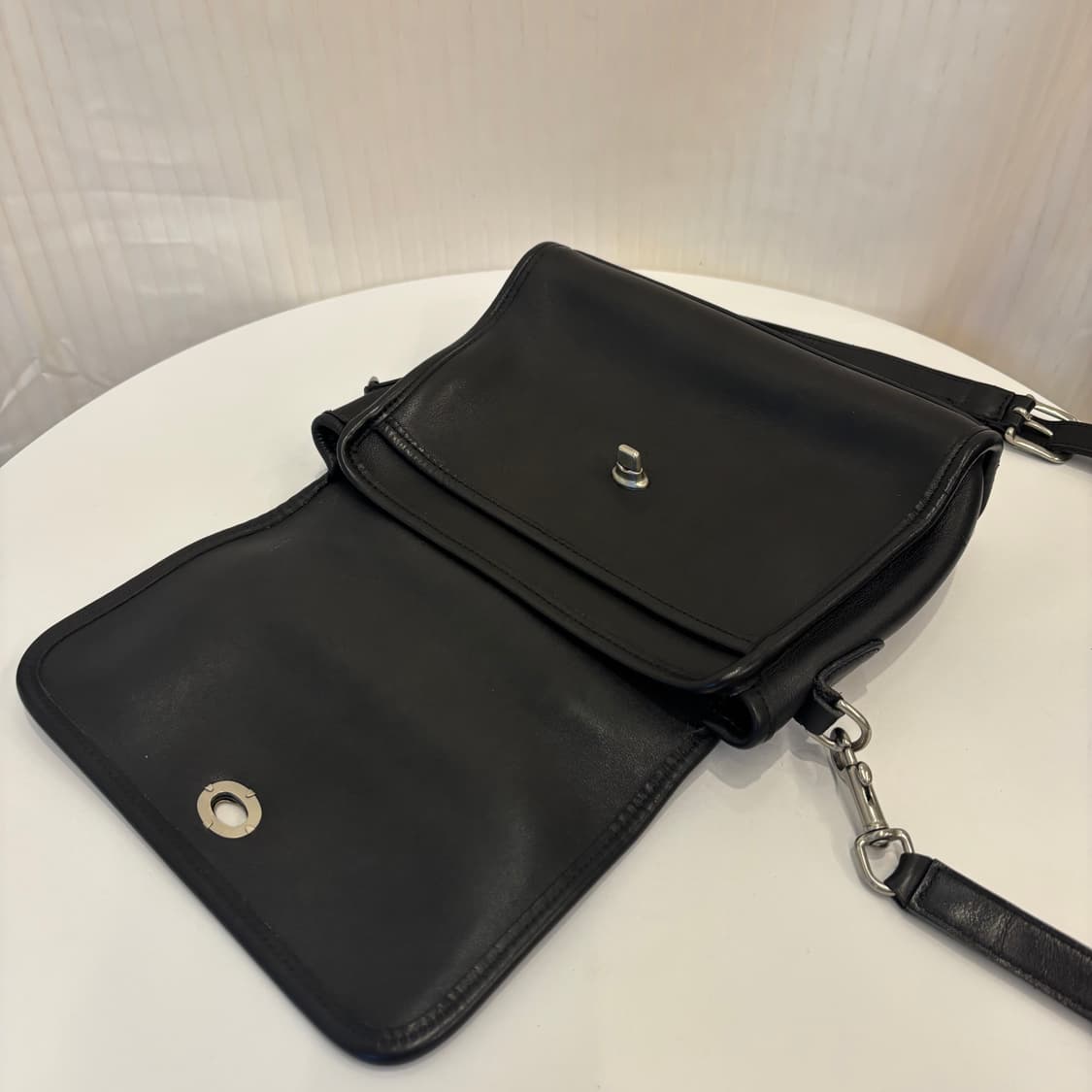 정품 코치 가죽 사첼 크로스백     상품이미지7