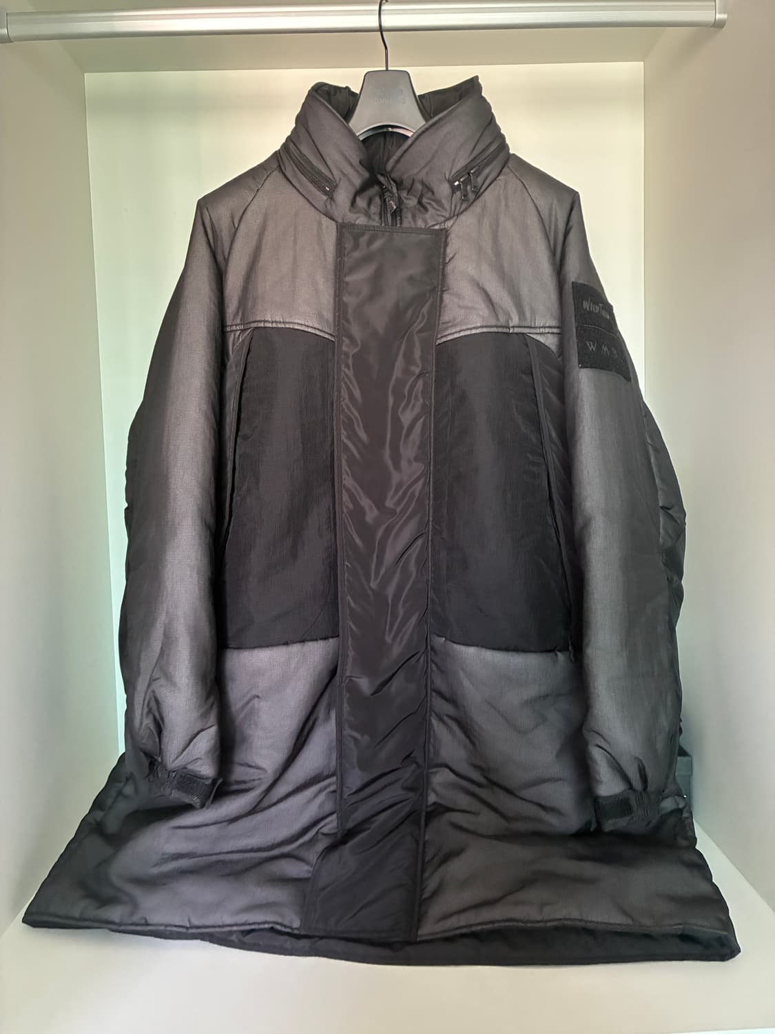 화이트마운티니어링 와일드띵스 몬스터파카L 상품이미지1