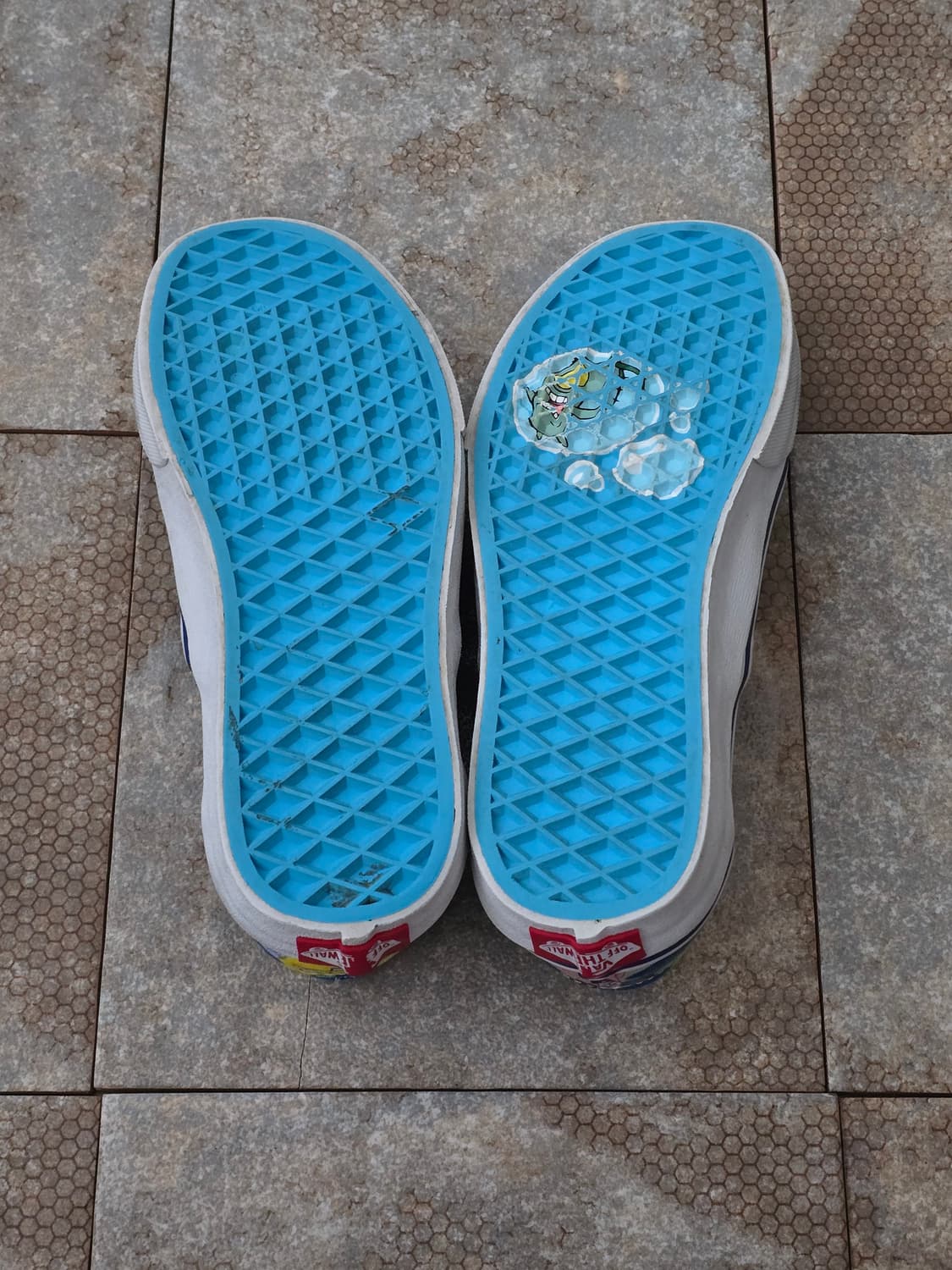 (225)반스 스폰지밥 클래식 슬립온 알로하밥 상품이미지10