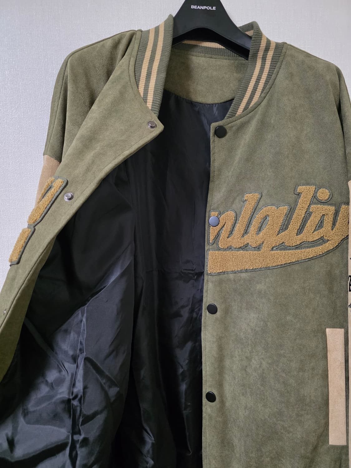 새상품) 남녀공용 카키 바시티 자켓 상품이미지3
