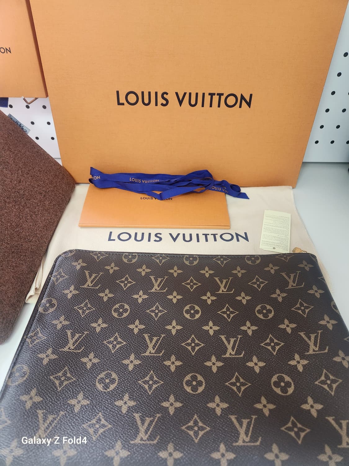 [S급]루이비통 에튀 보야주 모노그램MM 클러치 새상품급 판매합니다 상품이미지1