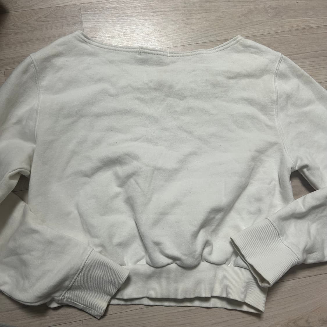 캘빈클라인 리폼 크롭 오프숄더 맨투맨m 상품이미지2