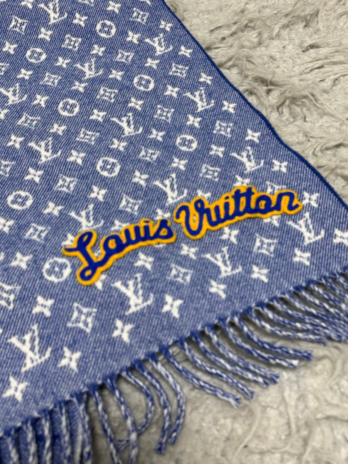 [정품] 루이비통 데님벨리쉬드 시티 스카프 머플러 상품이미지3