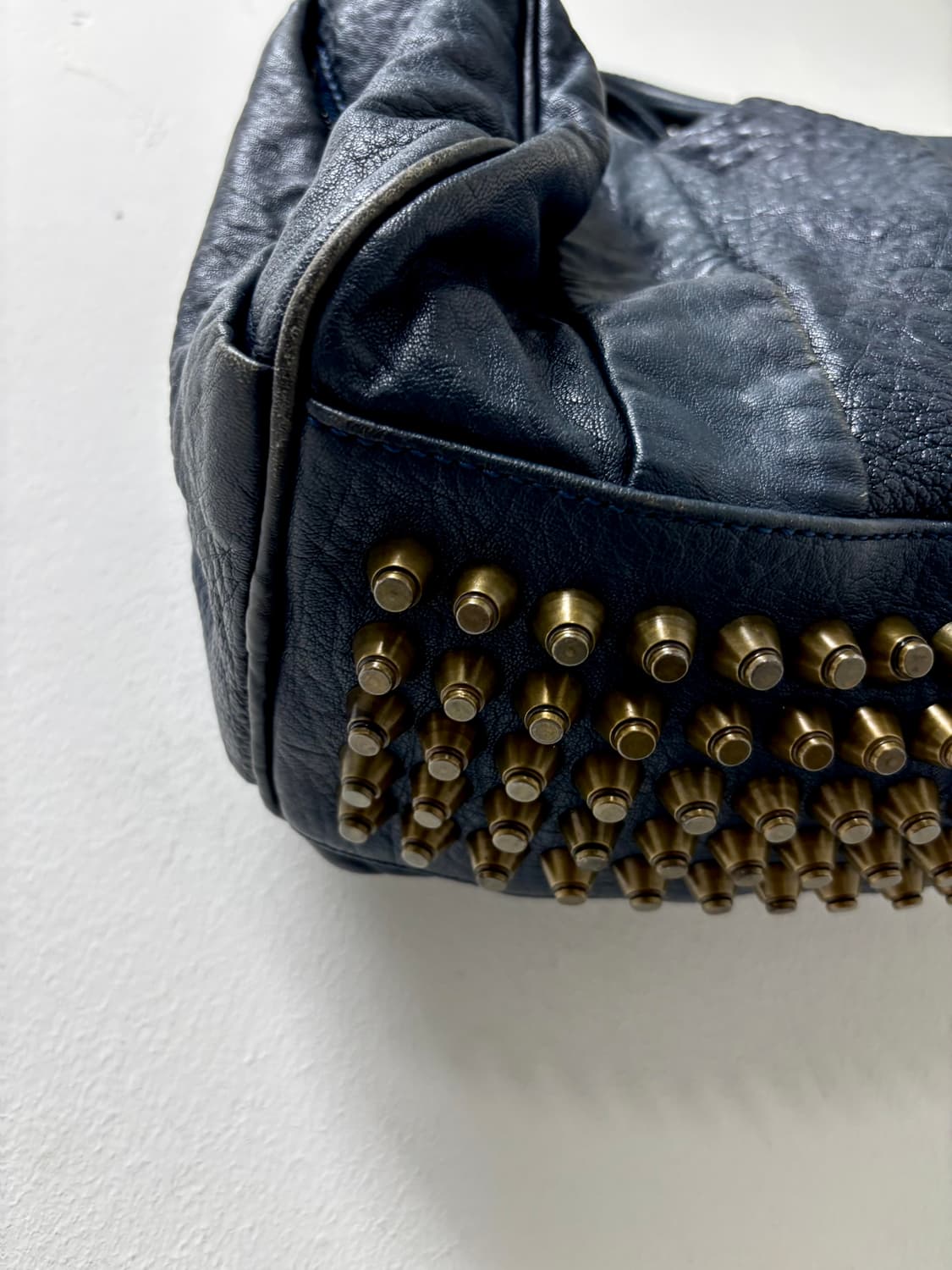 “ALEXANDER WANG” 레더 로키 총알스터드 도트백 상품이미지2